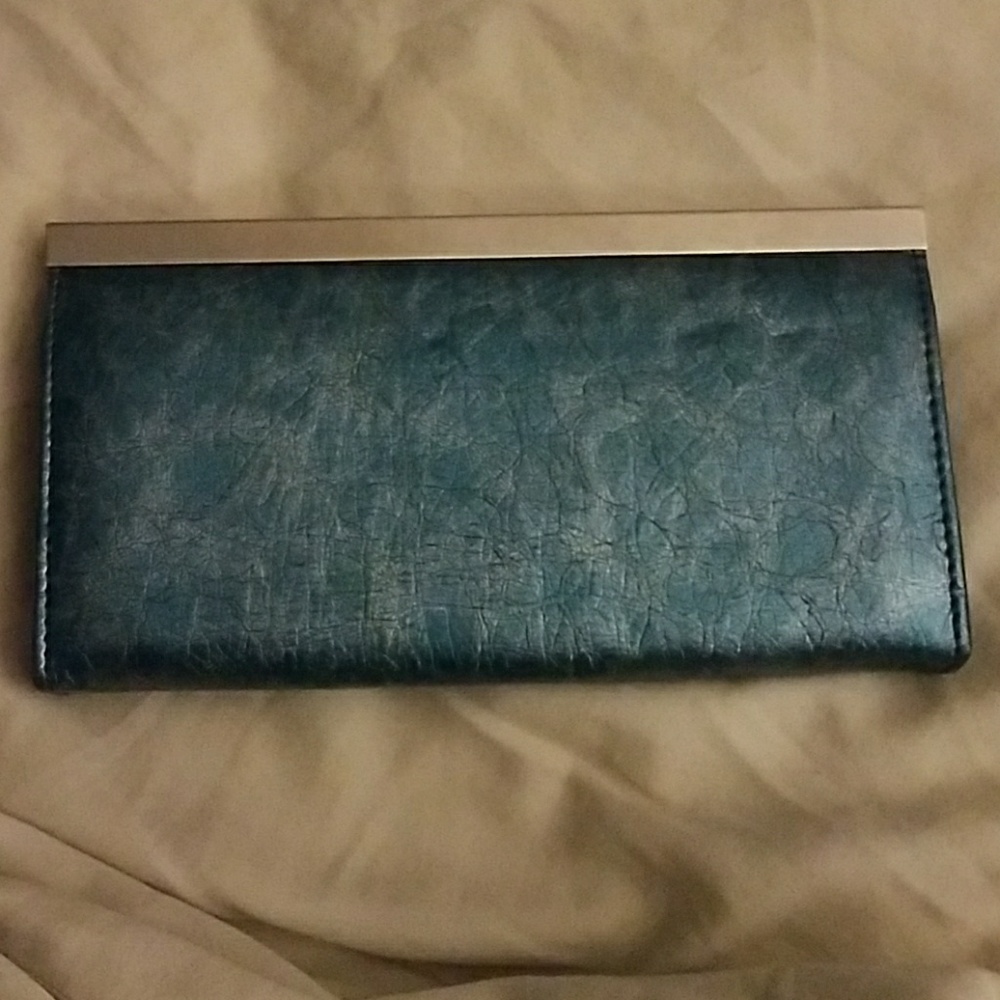 Clutch - Picture 2 of 8